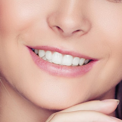 口元アップ（正面）